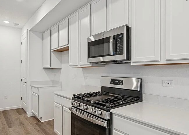 Photo - 1334 Penner Dr