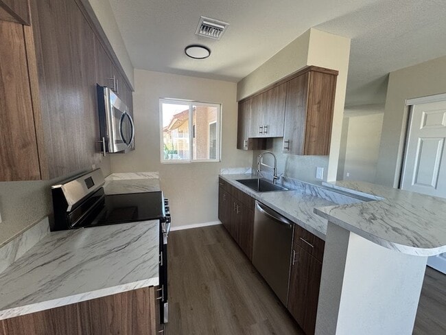Photo - Brand New Unit in La Crescenta Unit 4