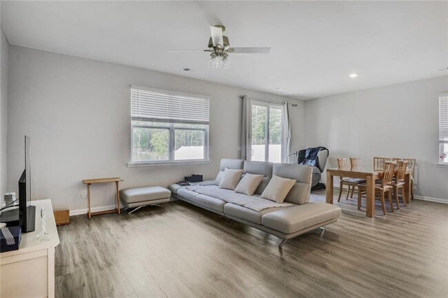 Photo - 301 Merganser Dr