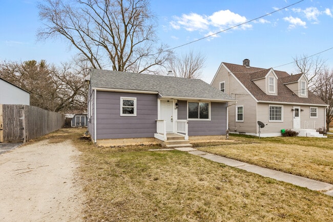 Photo - 117 S River St