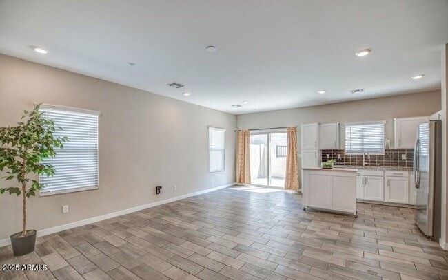 Photo - 2241 W Griswold Rd