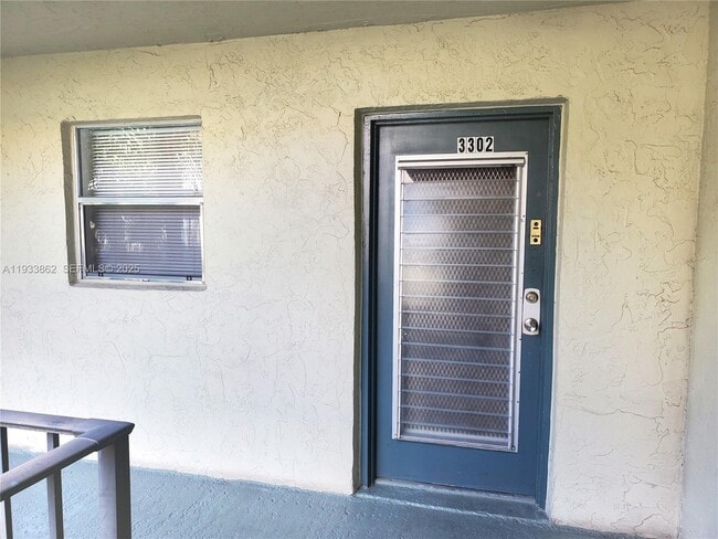 Building Photo - 1820 SW 81st Ave Unit 3302