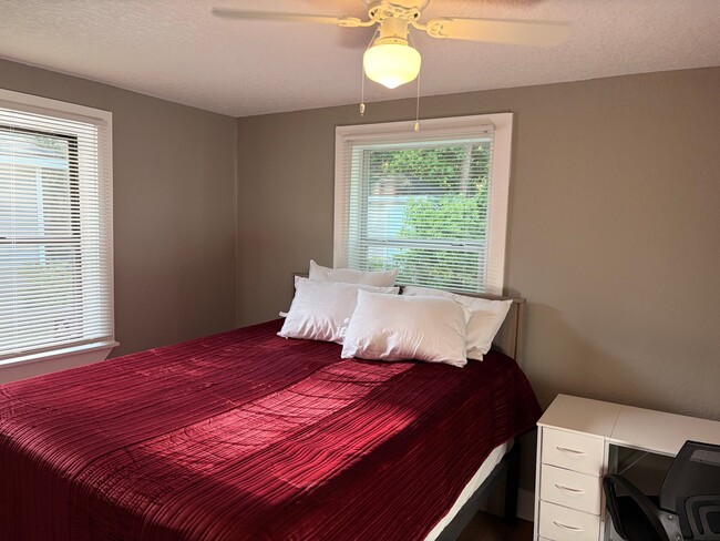 Building Photo - 2150 Morehouse Rd