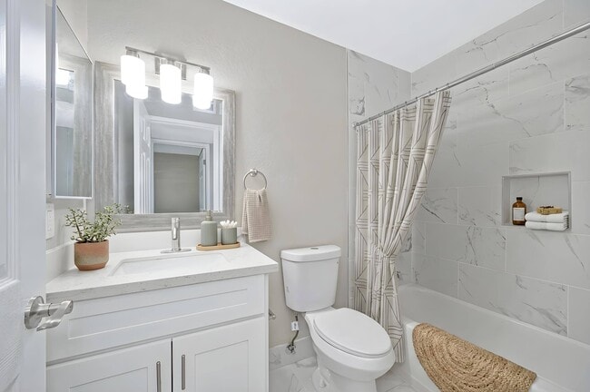 Rollingwood Condominium Rentals