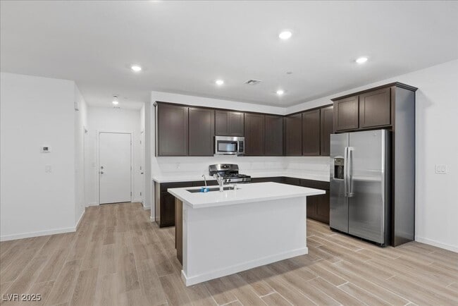 Building Photo - 1547 Maria Xing Ave Rental
