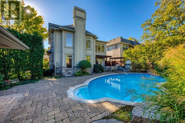 Photo - 452 Avon Crescent