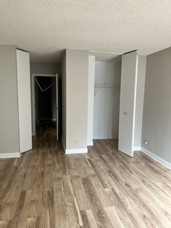 Photo - 200 N Dearborn St Unit 1703