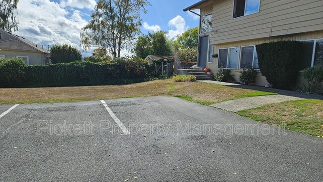 Photo - 1621 Trenton Ave