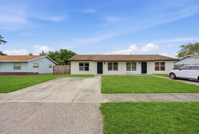Photo - 3847 Roan Ct E