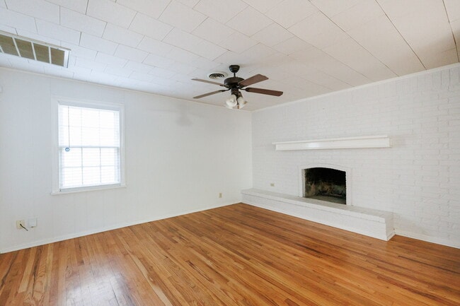 Photo - 3-Bedroom Near Texas Tech - Pre-leasing Now for August 2026