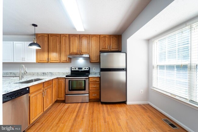 Photo - 413 Lakeview Ct