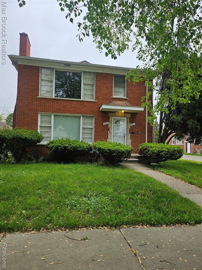 Photo - 404 West St