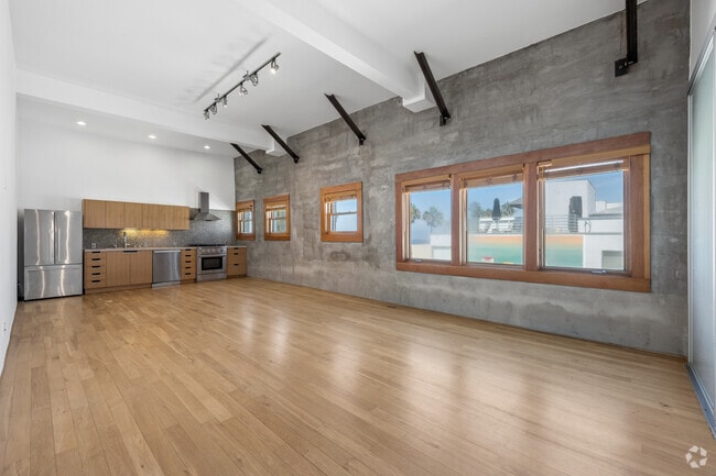 Interior Photo - 8 Brooks Ave