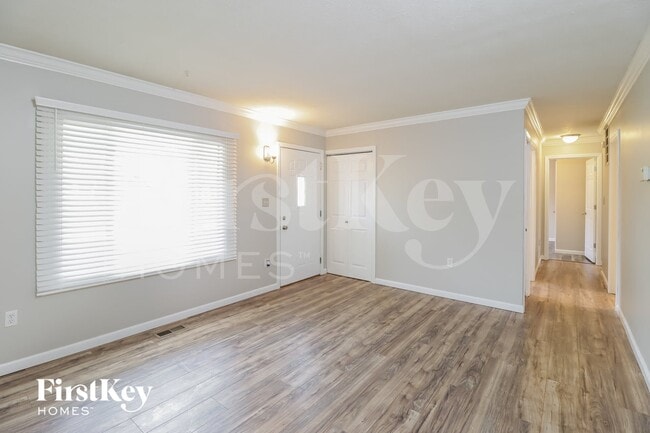 Photo - 958 Sheffield Dr