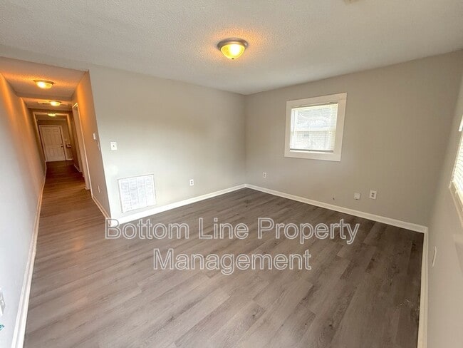 Photo - 910 N Morris St