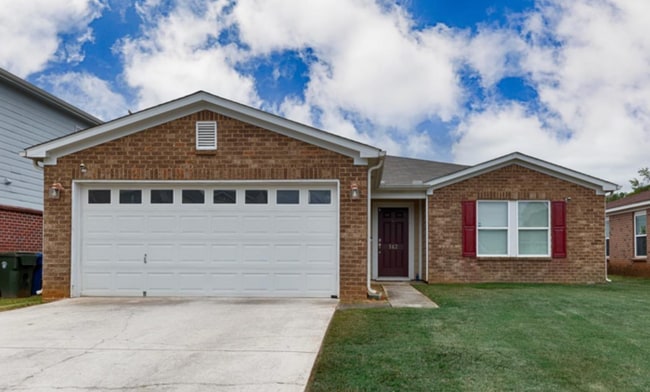 Building Photo - Fabulous home with FENCED YARD