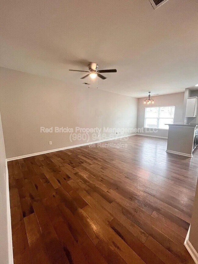 Photo - 4630 Craigmoss Ln