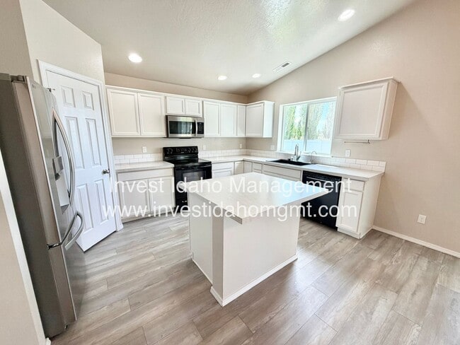 Photo - Spacious 4 Bed 2 Bath Home in Kuna