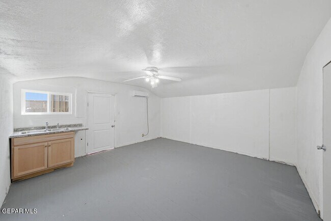 Photo - 5833 Ybarra Ct
