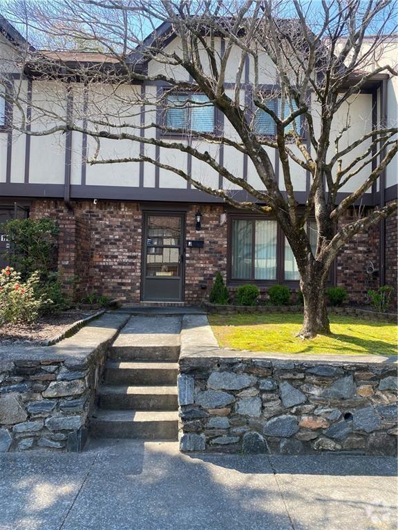 Building Photo - 1194 Ashborough Dr Unit J Rental
