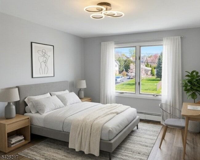 Photo - 2144 Evans St