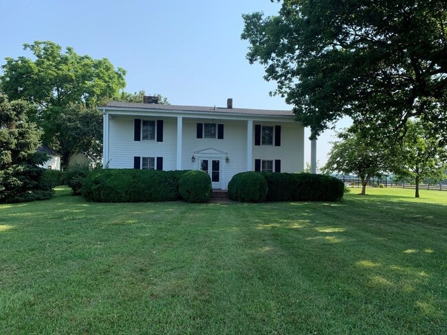 Building Photo - 2 Story Historic Home Near New London Academy