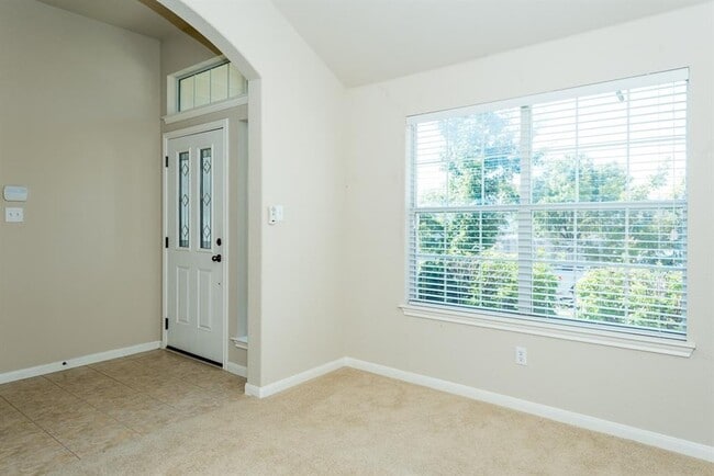 1611 Briar Hill Dr