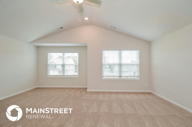 Photo - 348 Gourd St