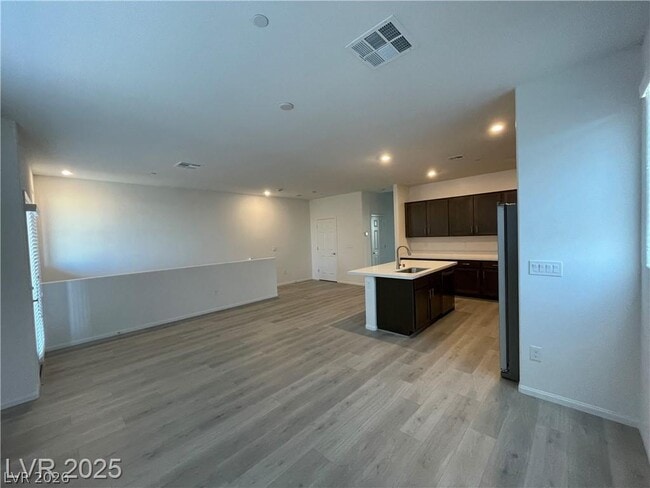 Photo - 645 Bellus Pl