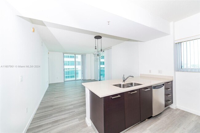 Photo - 333 NE 24th St