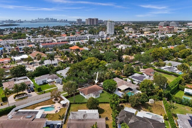 Photo - 2125 Alamanda Dr