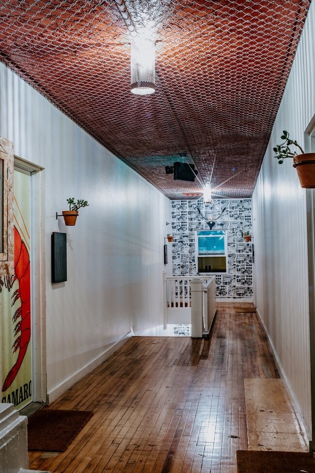 Photo - Charming Studio Apartment in Vibrant Barri... Unit 26