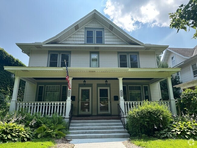 Building Photo - Bright & Spacious 3-Bedroom – Large Kitche... Rental