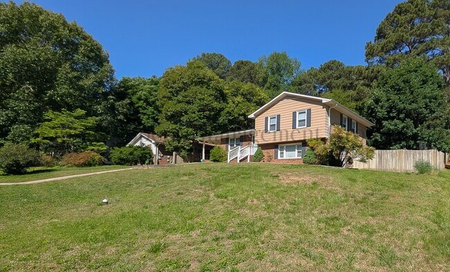 Photo - 2400 Lawrence Dr