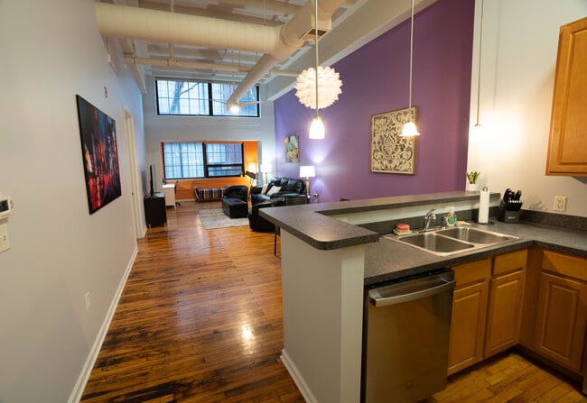 Photo - 624 E Walnut St Unit Mills9 110