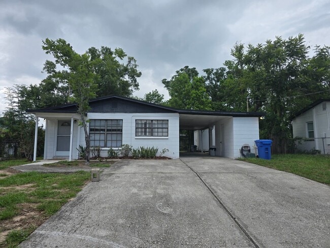 Building Photo - Well-Maintained 3-Bedroom Home with Workshop and Fenced Yard