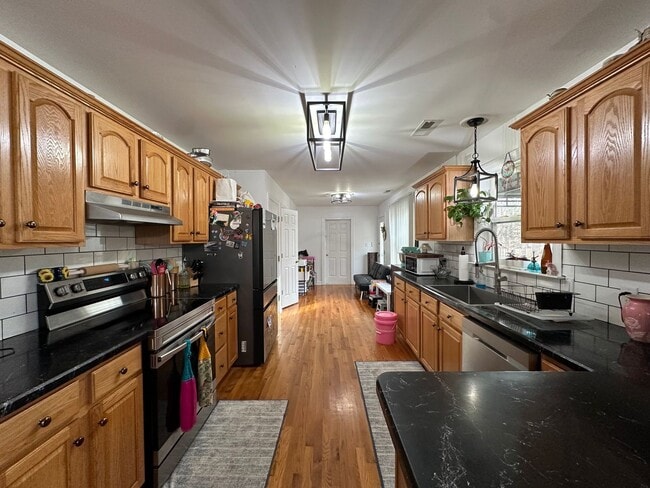 Photo - Elegant Waterfront Retreat