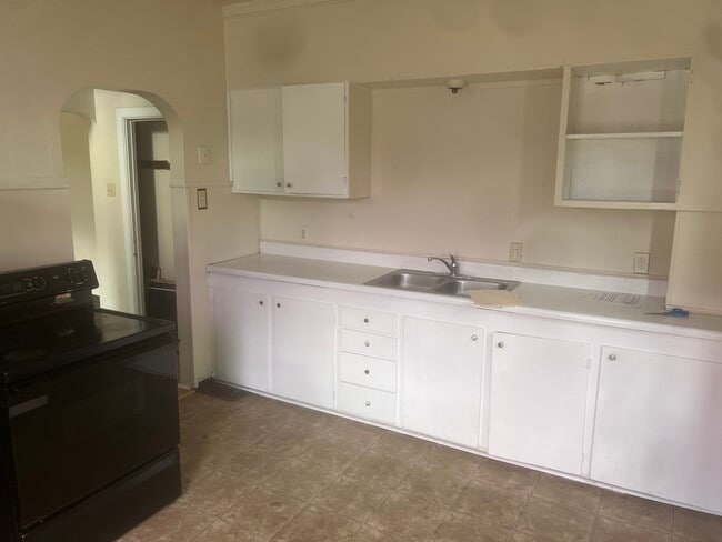Kitchen - 2474 N 4th St Casa