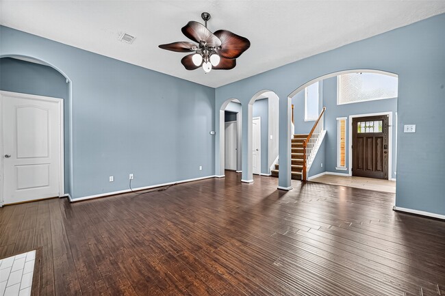 Building Photo - 11603 Oak Lake Park Dr