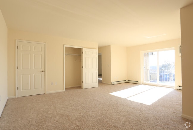 LIVING ROOM 2BR