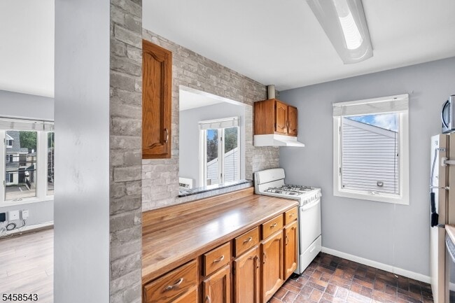 1595 E 2nd St Unit 3