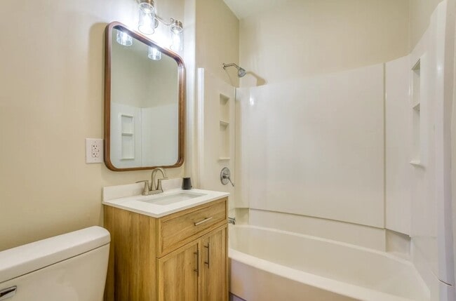 Photo - 1600 Frey Ave