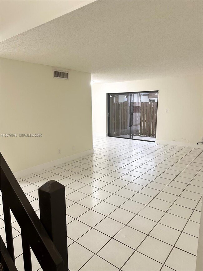 Photo - 11313 SW 109th Rd Unidad 61-B