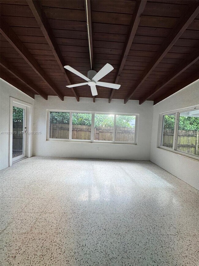 Photo - 4700 SW 7th St