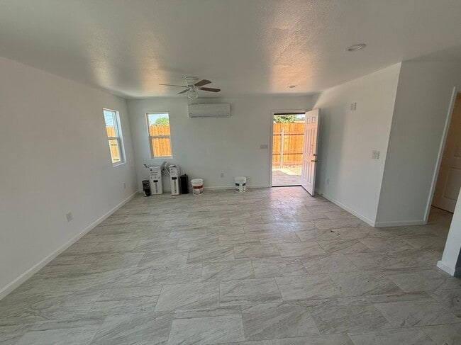 Photo - 223 N B St