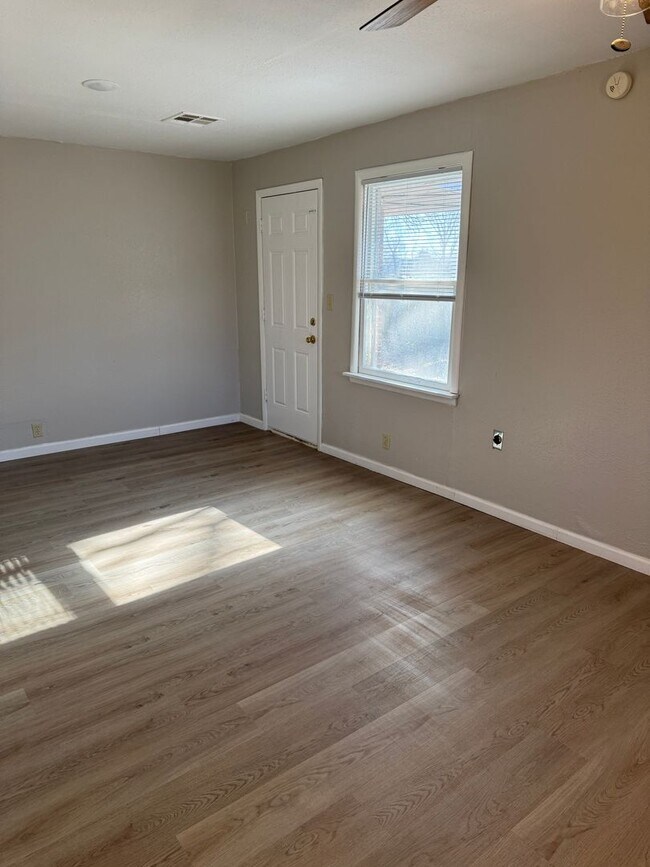 Photo - 211 S Choctaw