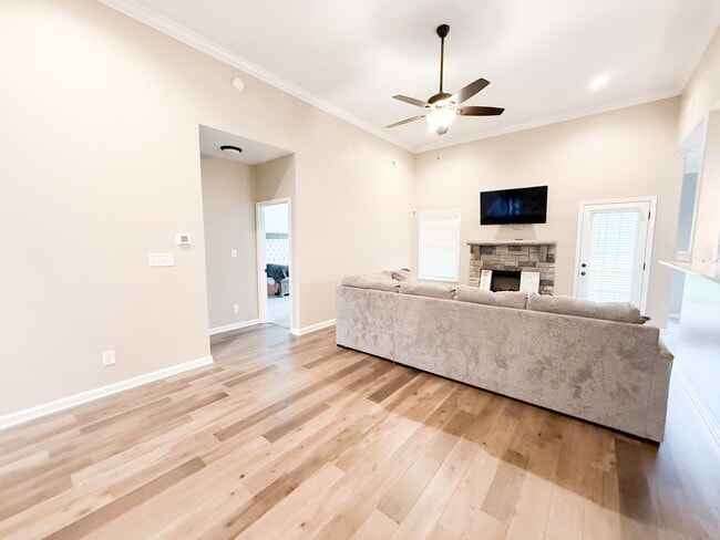 Photo - 1727 Oak Frst Dr