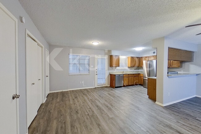 Photo - 2116 Woodnote Ln