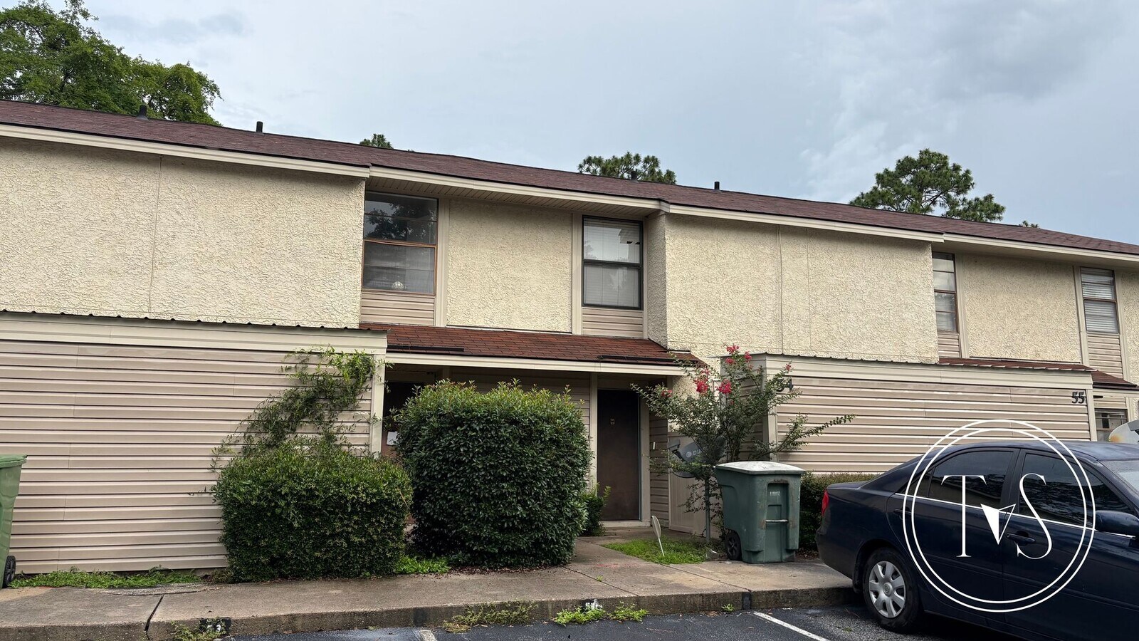 Photo - 901 Olmstead Dr House