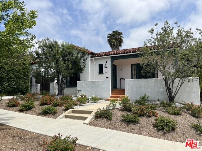 Building Photo - 2032 Holmby Ave Rental